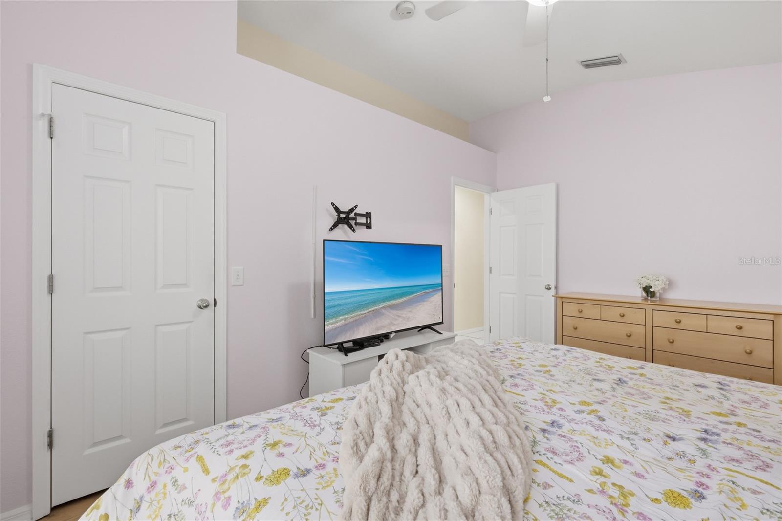 Image 16 of 36 For 6406 Rosefinch Court 204