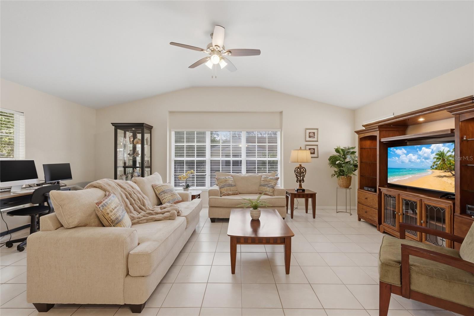 Image 5 of 36 For 6406 Rosefinch Court 204