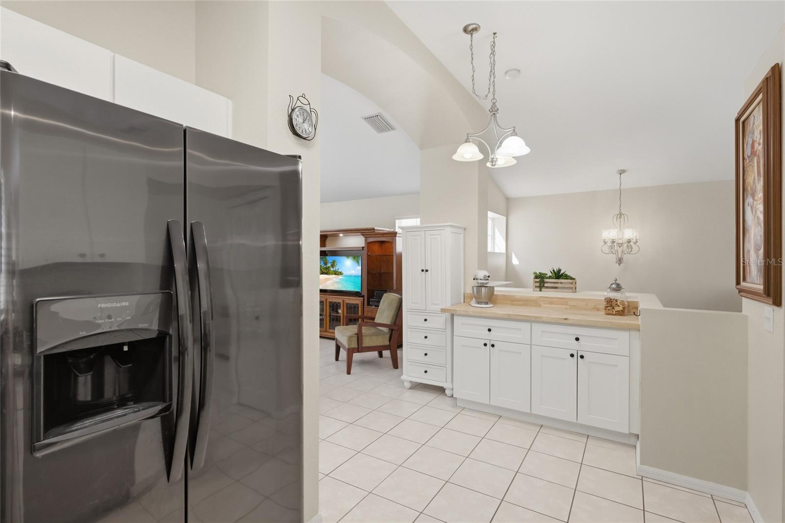 Image 7 of 36 For 6406 Rosefinch Court 204