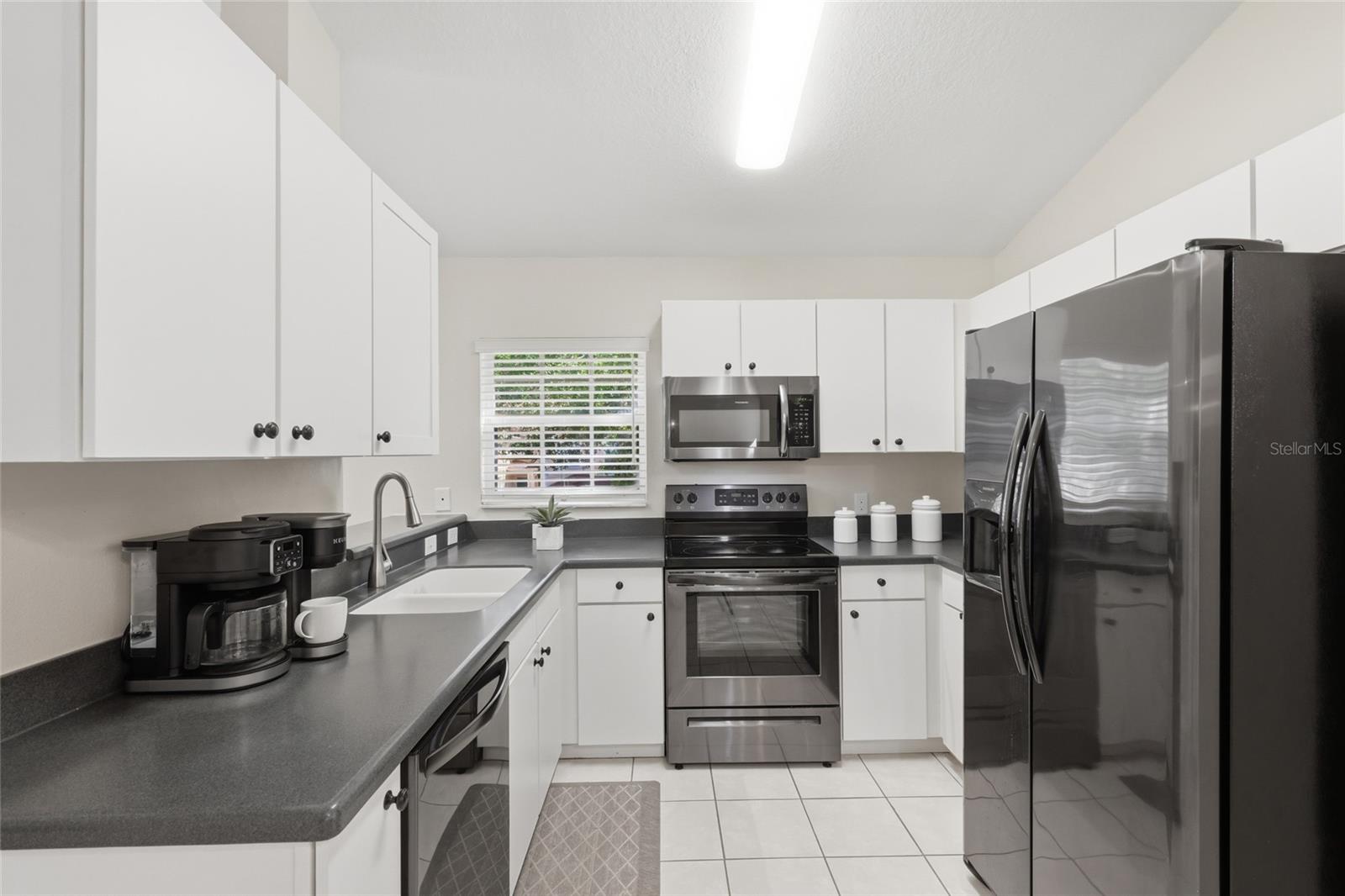 Image 8 of 36 For 6406 Rosefinch Court 204