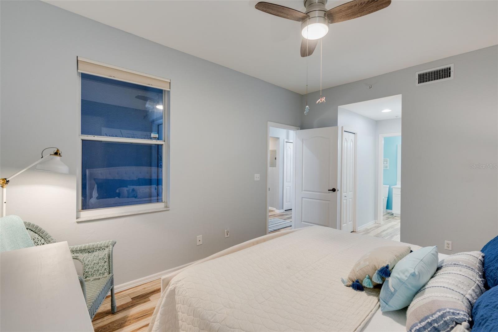 Image 15 of 23 For 8096 Queen Palm Lane 217