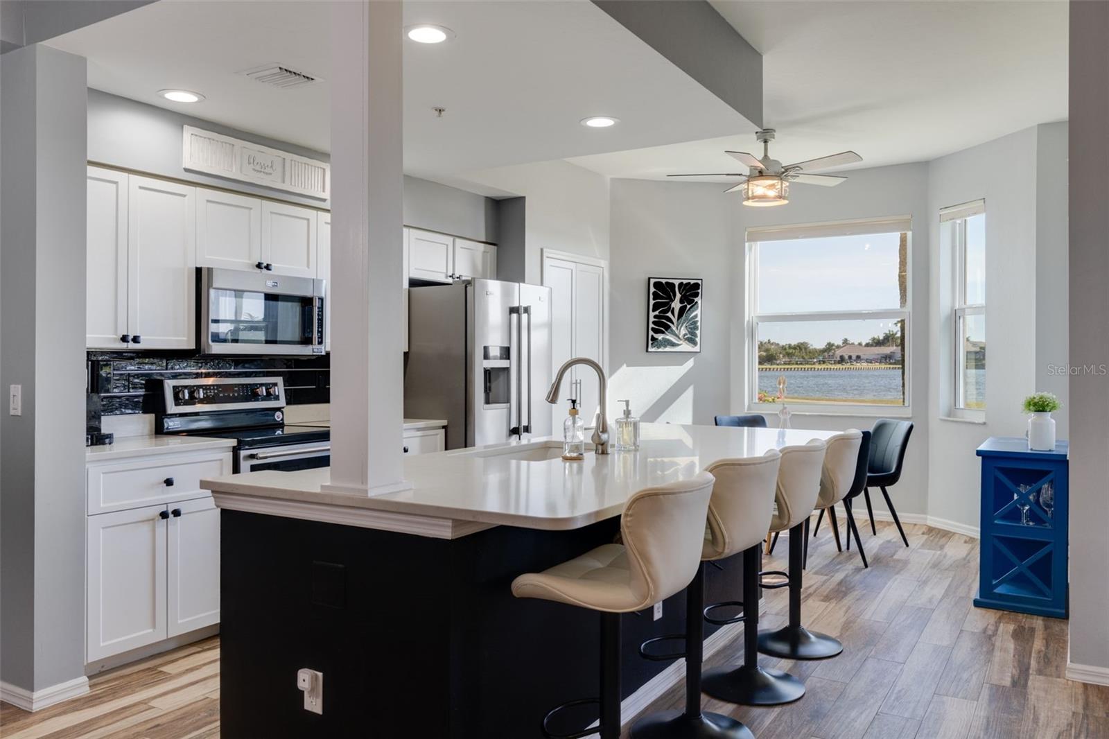 Image 4 of 23 For 8096 Queen Palm Lane 217