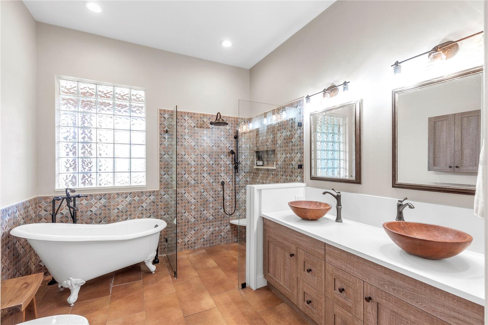 Image 19 of 34 For 408 Park Trace Boulevard