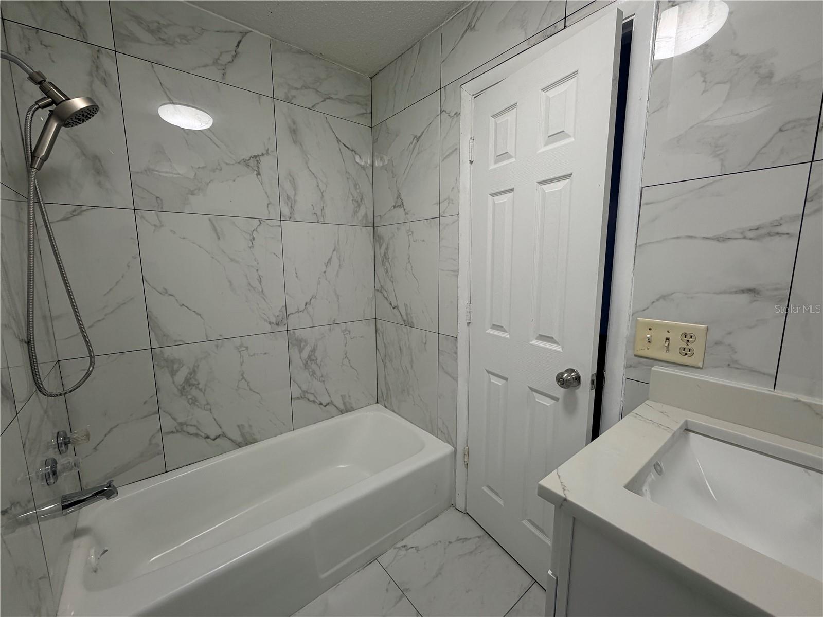 Image 13 of 13 For 1365 Alton Road