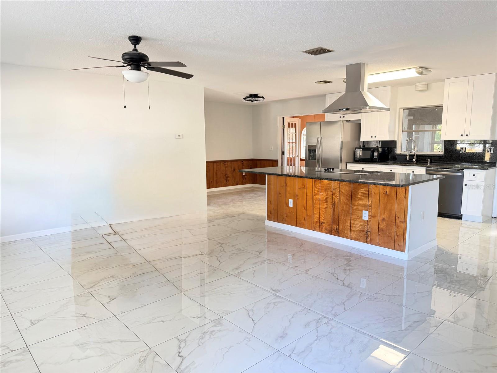 Image 3 of 13 For 1365 Alton Road