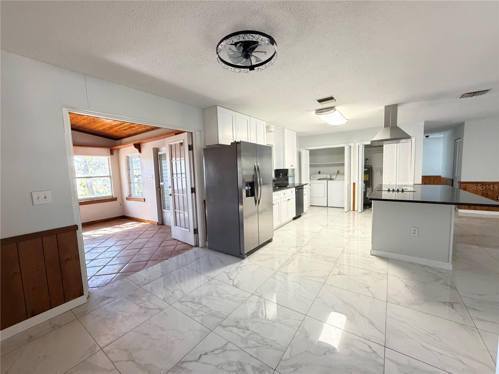 Image 4 of 13 For 1365 Alton Road