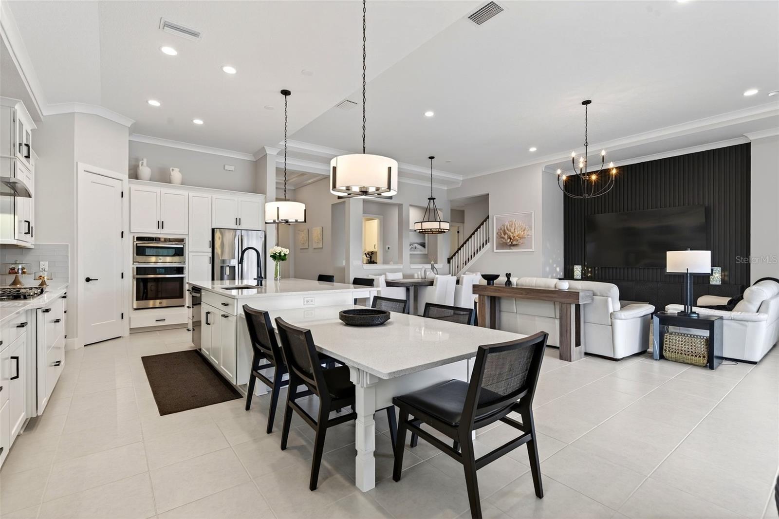 Listing photo id 16 for 11615 Gleaming Terrace