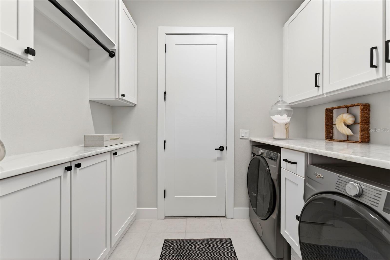 Listing photo id 30 for 11615 Gleaming Terrace