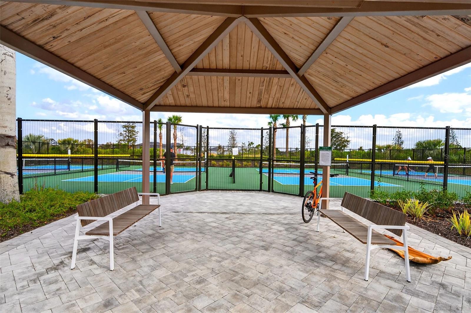 Listing photo id 80 for 11615 Gleaming Terrace