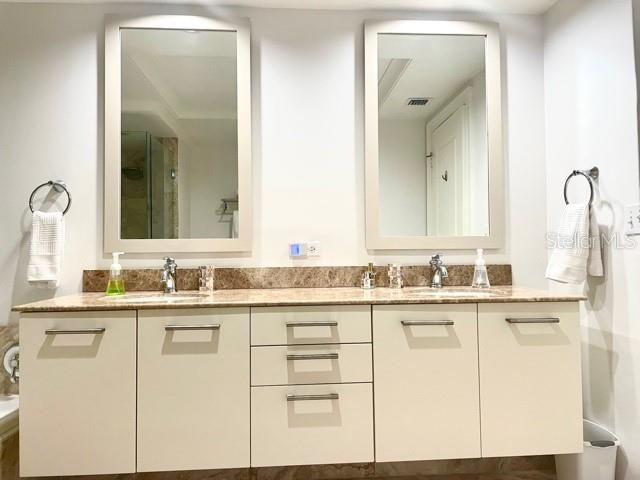 Image 11 of 18 For 1350 Main Street 909