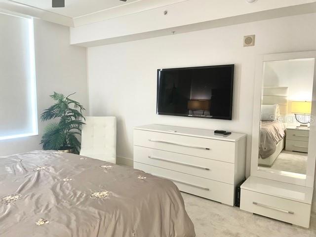 Image 8 of 18 For 1350 Main Street 909