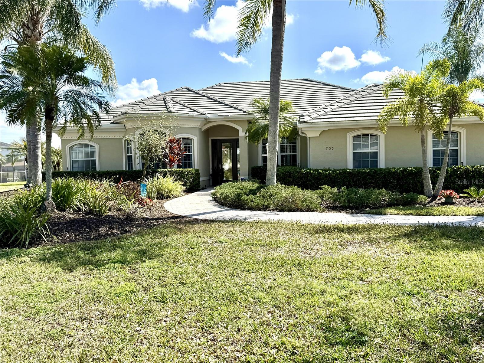 Image 3 of 98 For 709 Country Meadows Way