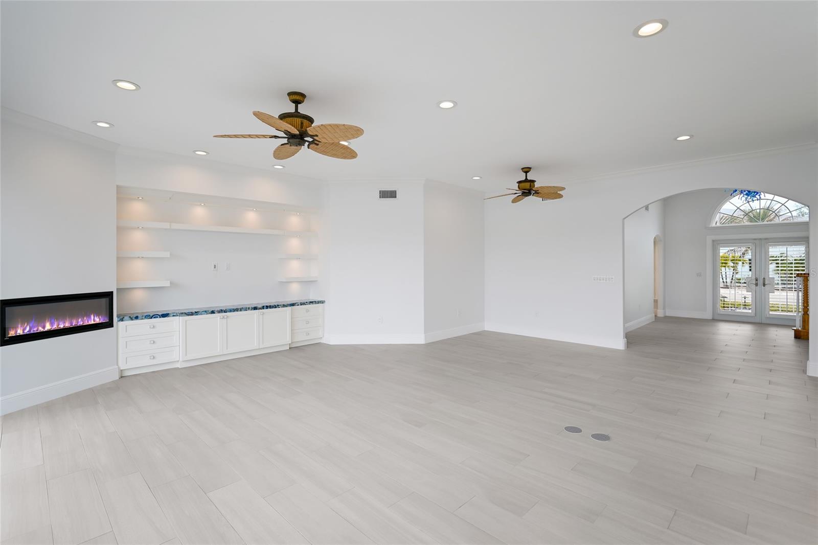 Image 19 of 61 For 8321 Marina Drive