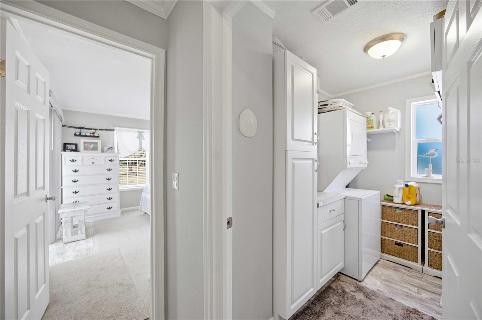 Image 21 of 40 For 171 Crown Point Drive