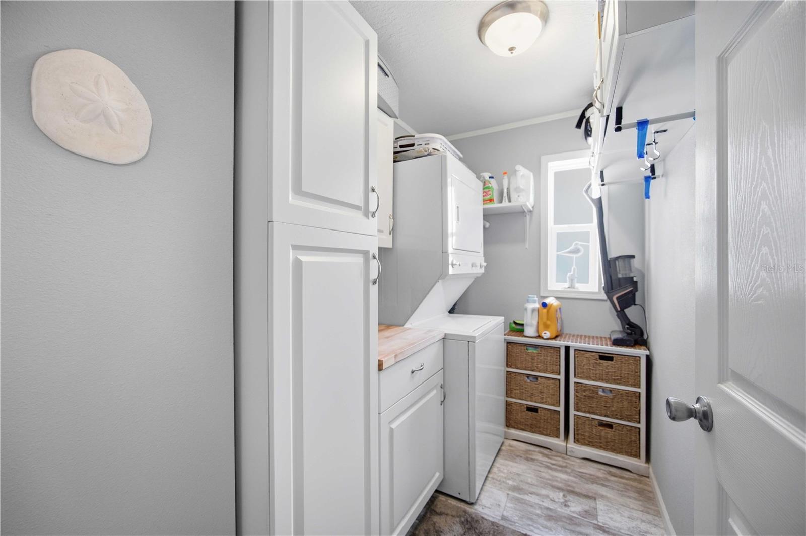 Image 22 of 40 For 171 Crown Point Drive