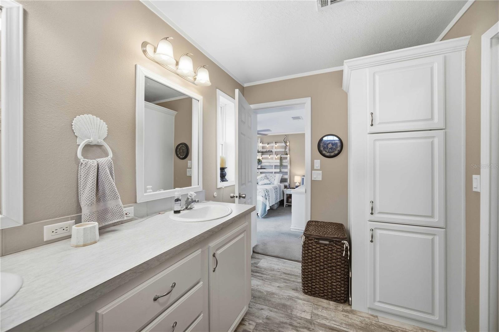 Image 26 of 40 For 171 Crown Point Drive