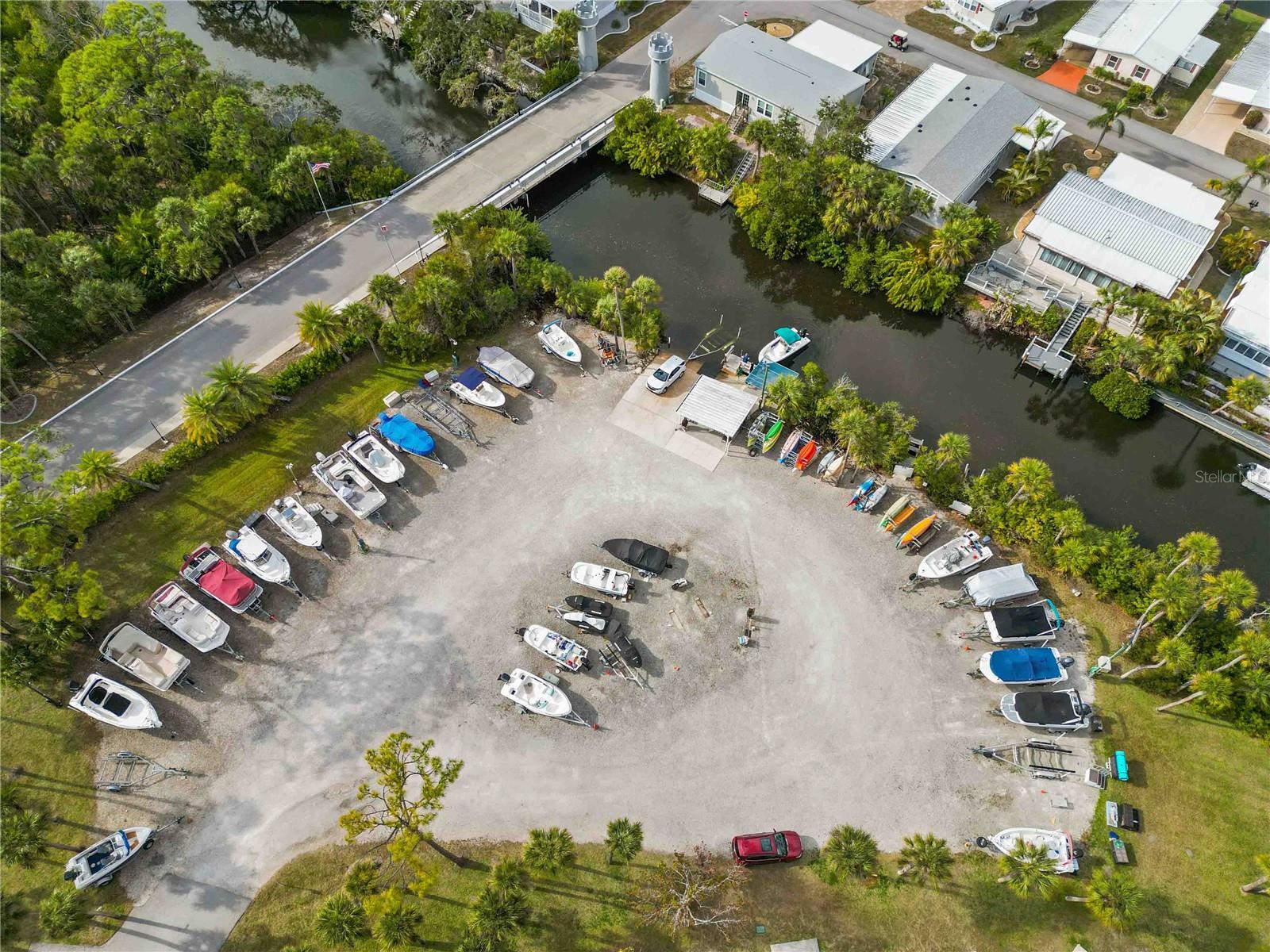 Image 36 of 40 For 171 Crown Point Drive