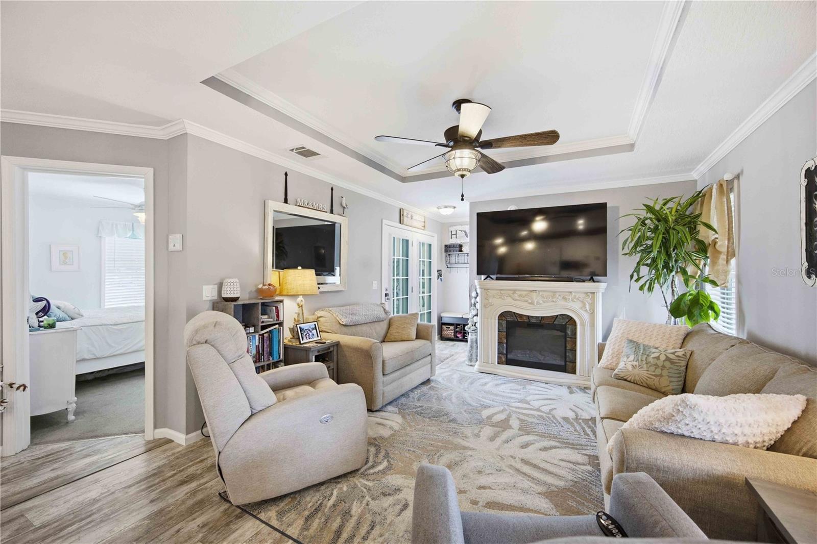 Image 5 of 40 For 171 Crown Point Drive