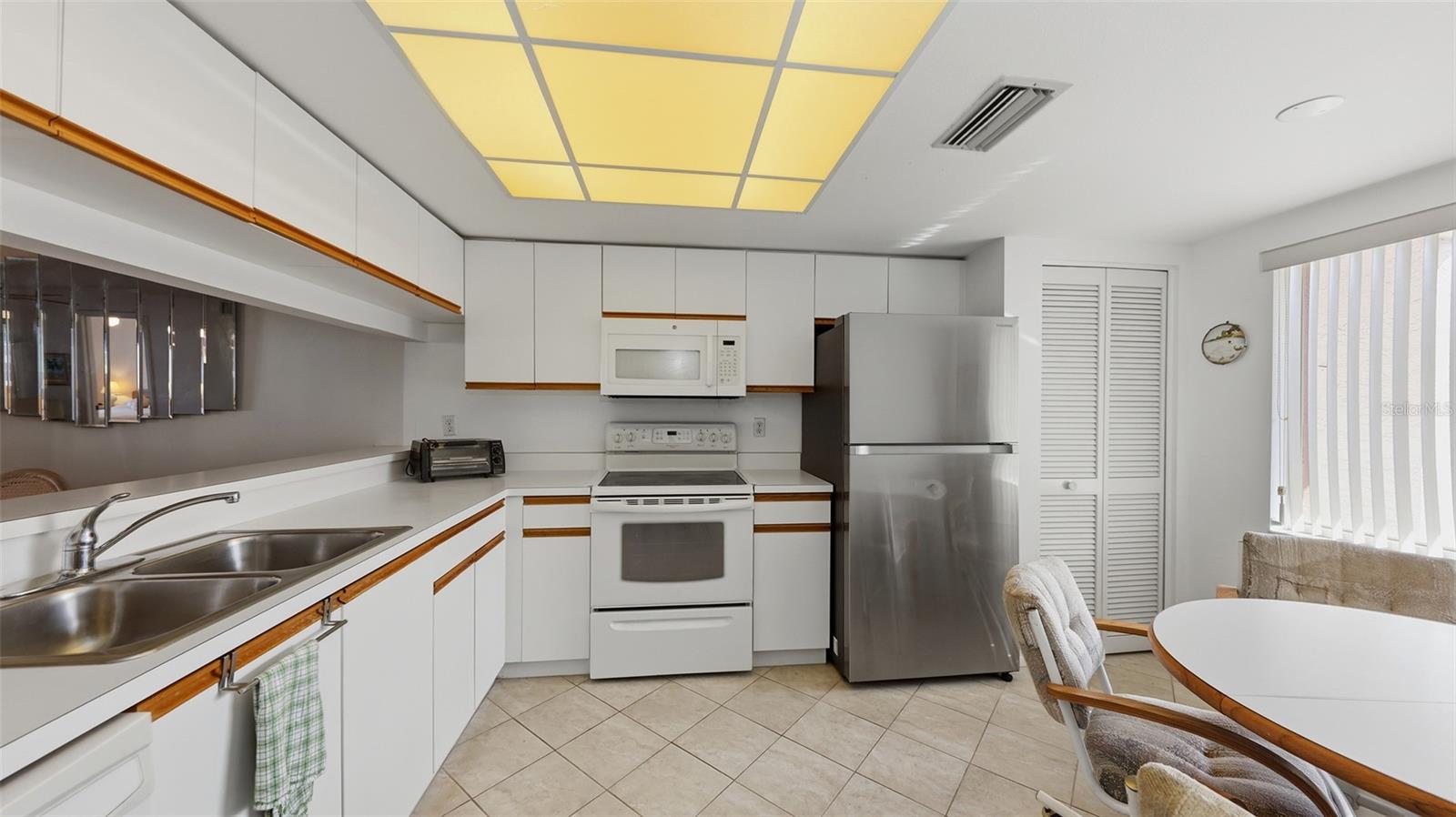 Image 7 of 27 For 4278 Madeira Court 3327