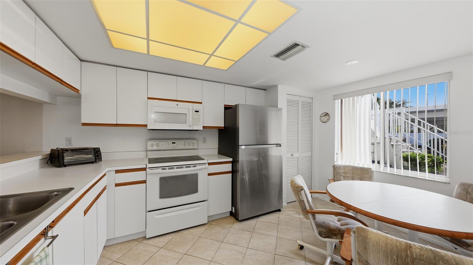 Image 8 of 27 For 4278 Madeira Court 3327