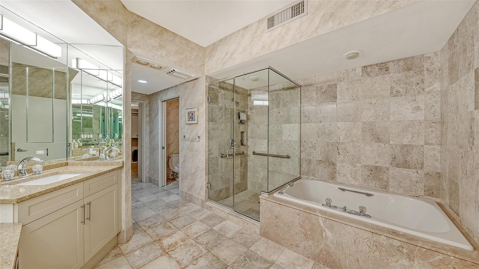 Image 23 of 67 For 3060 Grand Bay Boulevard 155