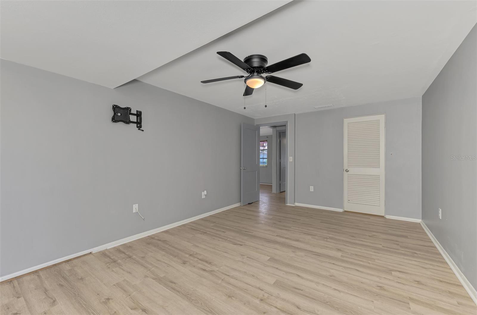 Image 23 of 42 For 6742 Bowline Drive