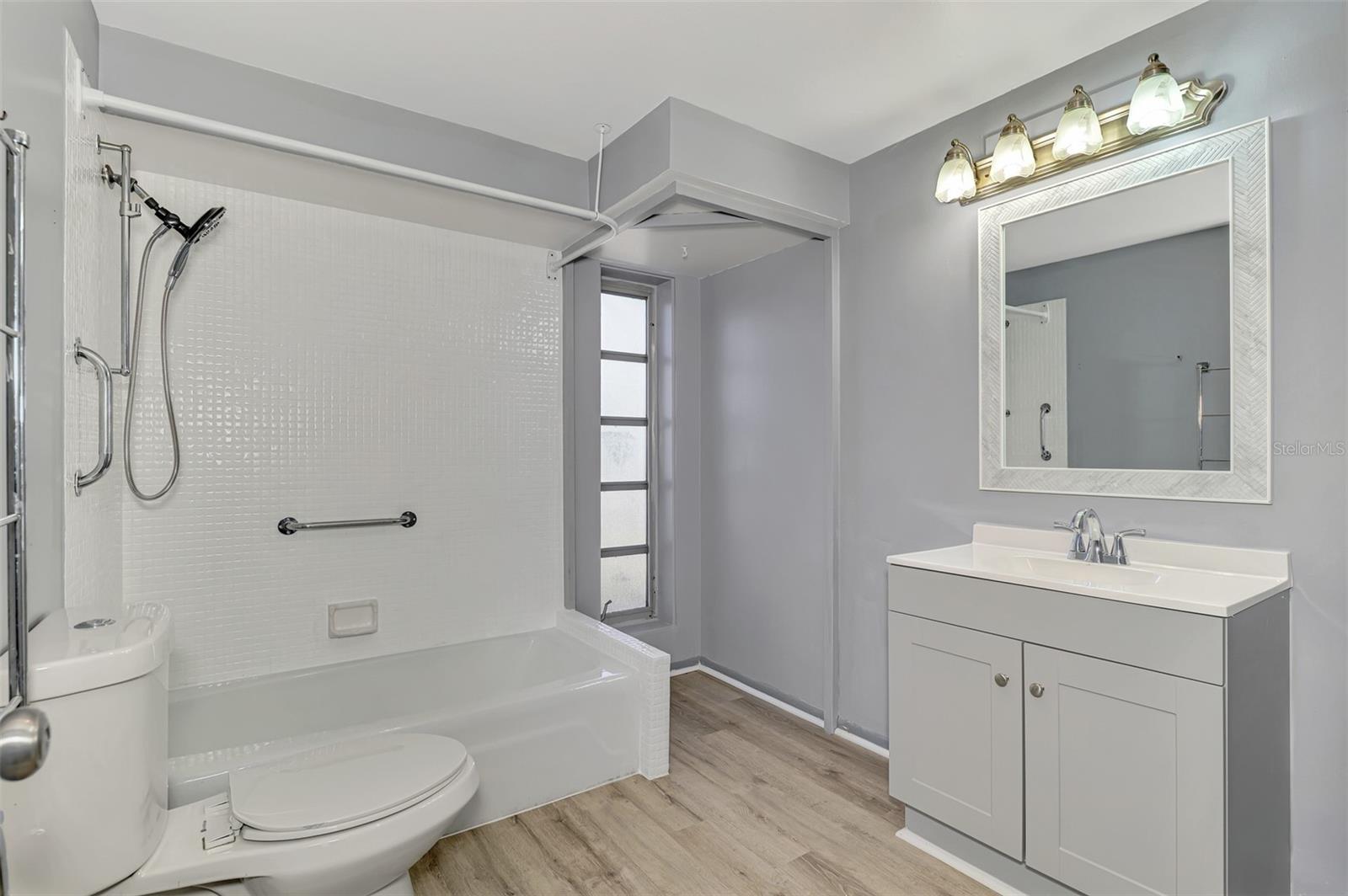 Image 27 of 42 For 6742 Bowline Drive