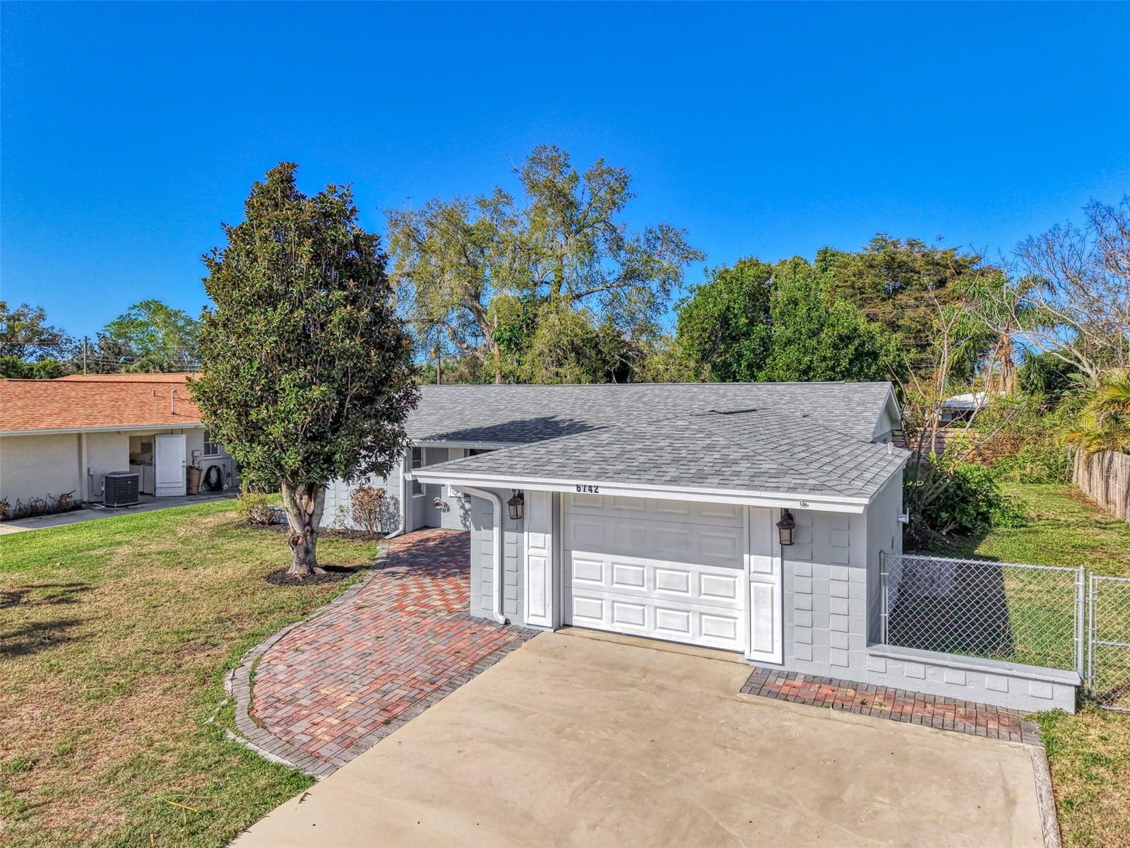 Image 3 of 42 For 6742 Bowline Drive