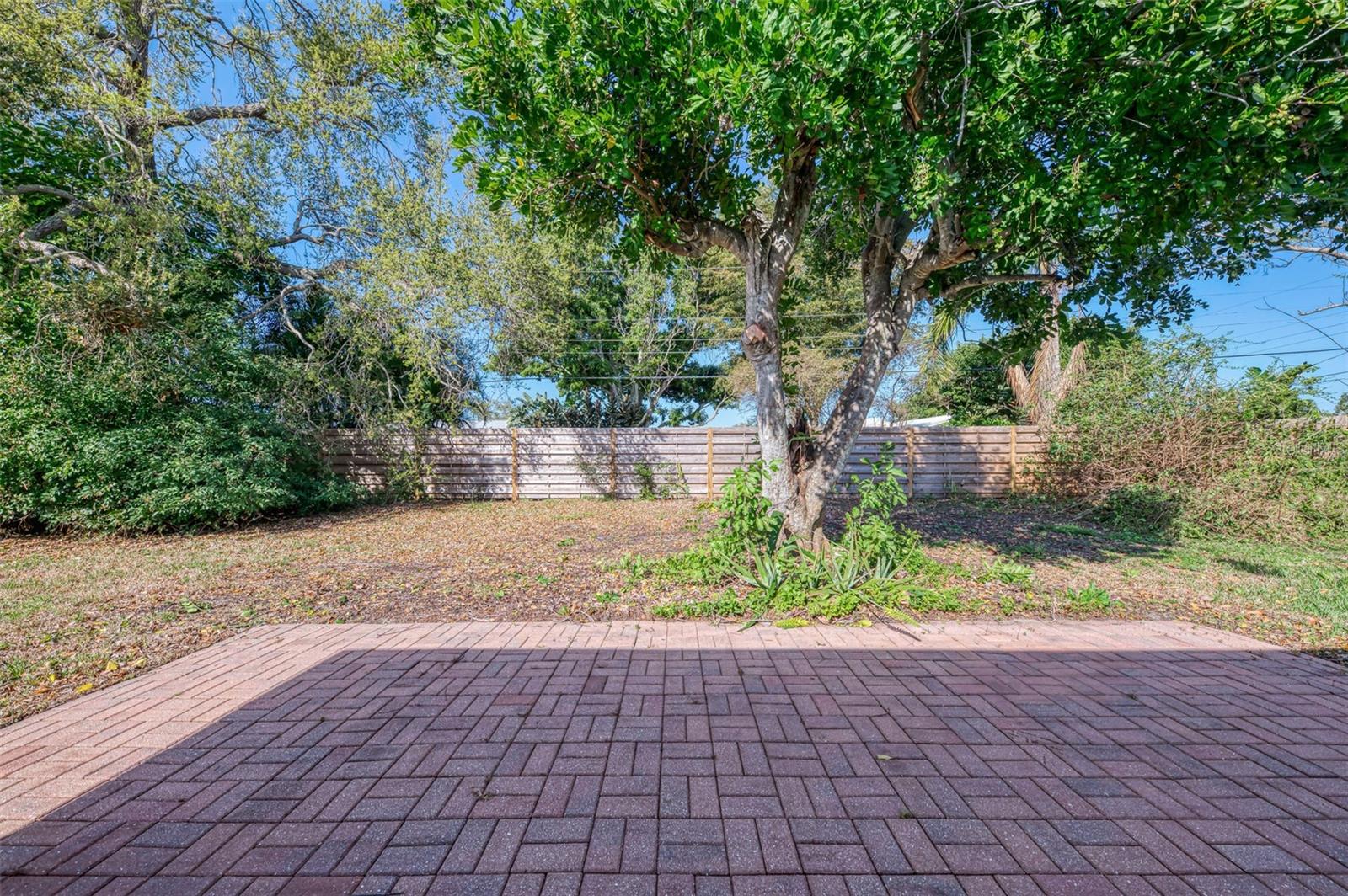 Image 33 of 42 For 6742 Bowline Drive