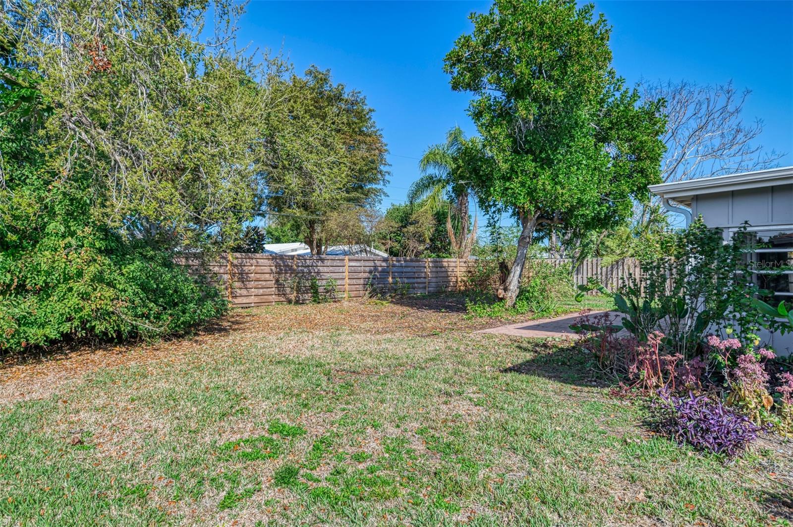 Image 36 of 42 For 6742 Bowline Drive