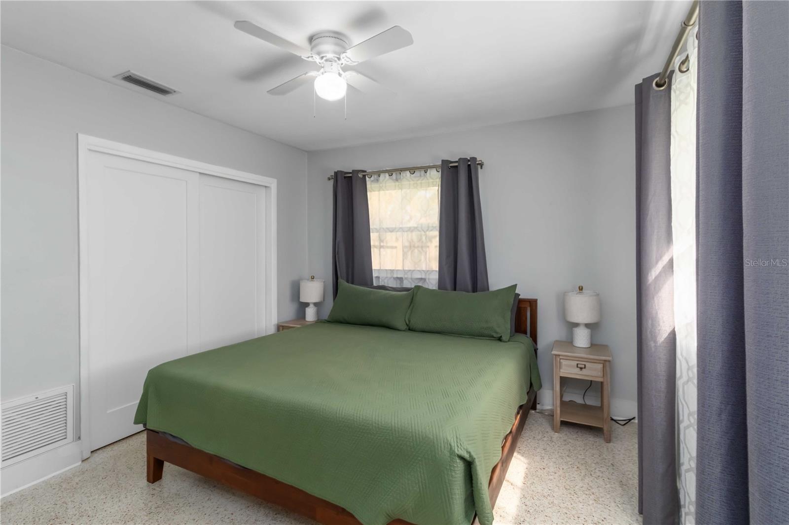 Listing photo id 10 for 6950 29th Terrace N