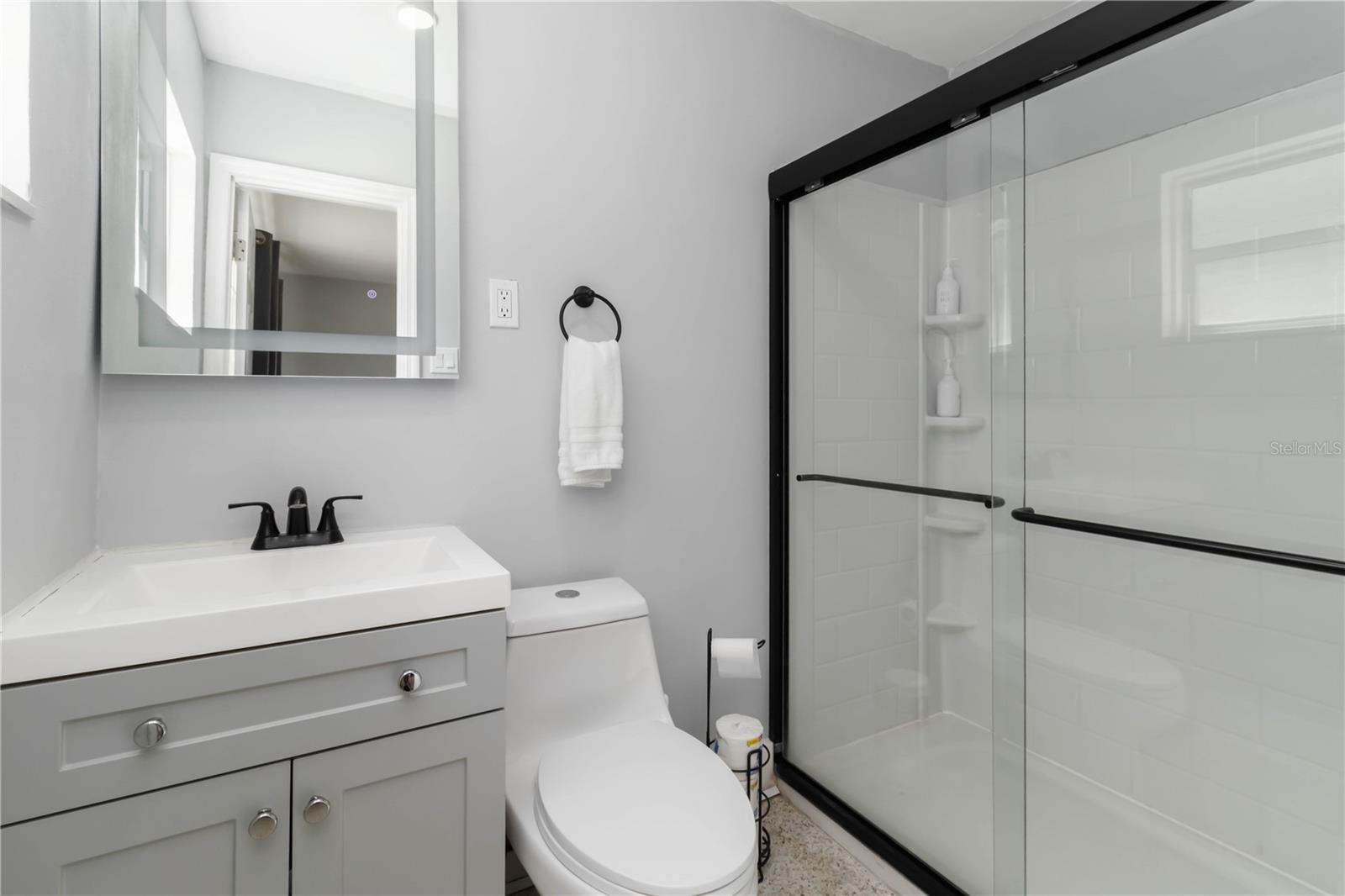 Listing photo id 12 for 6950 29th Terrace N