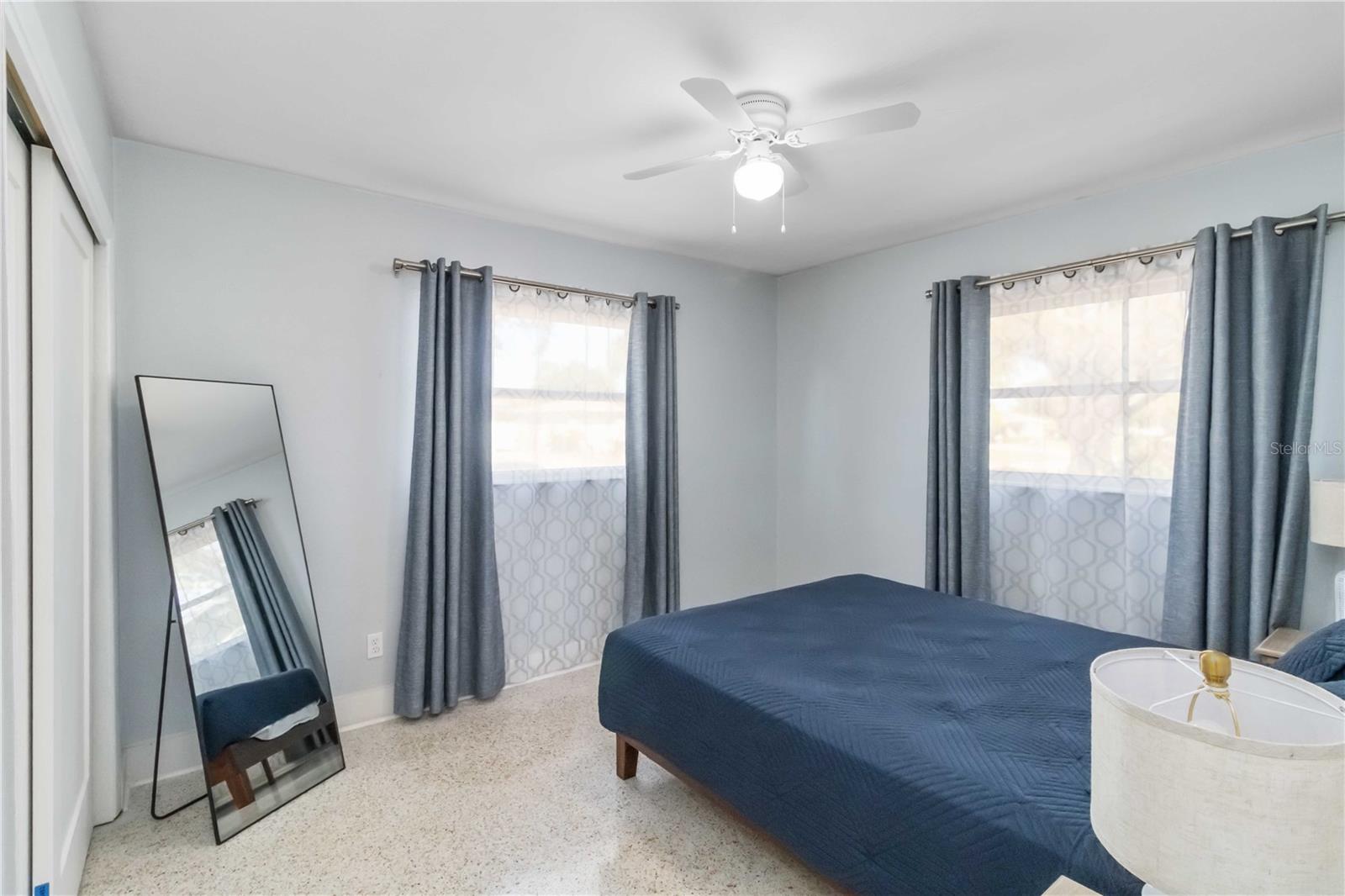 Listing photo id 14 for 6950 29th Terrace N