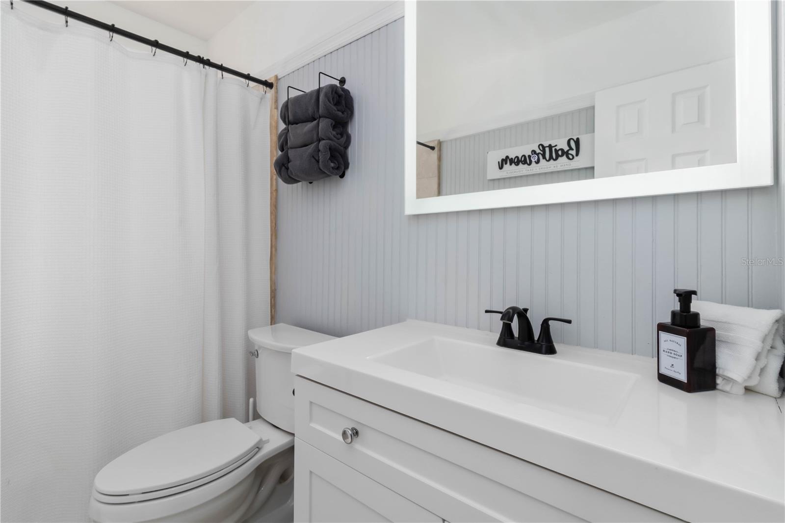 Listing photo id 16 for 6950 29th Terrace N