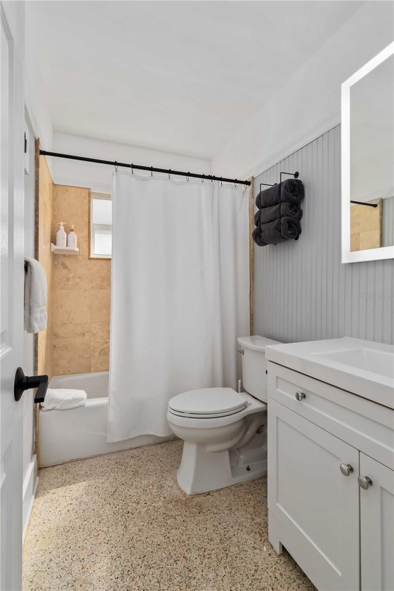 Listing photo id 17 for 6950 29th Terrace N