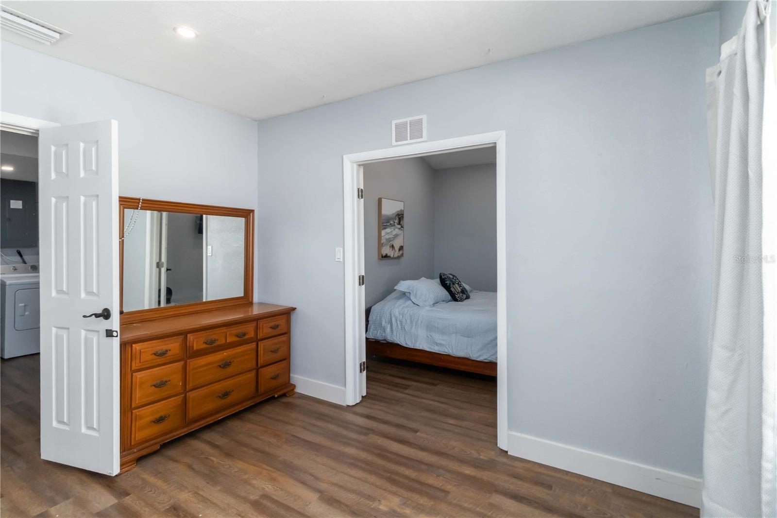 Listing photo id 18 for 6950 29th Terrace N