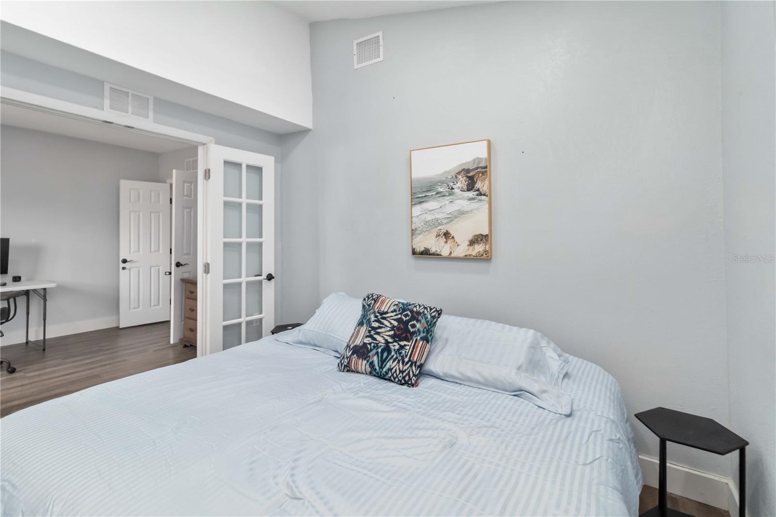 Listing photo id 19 for 6950 29th Terrace N