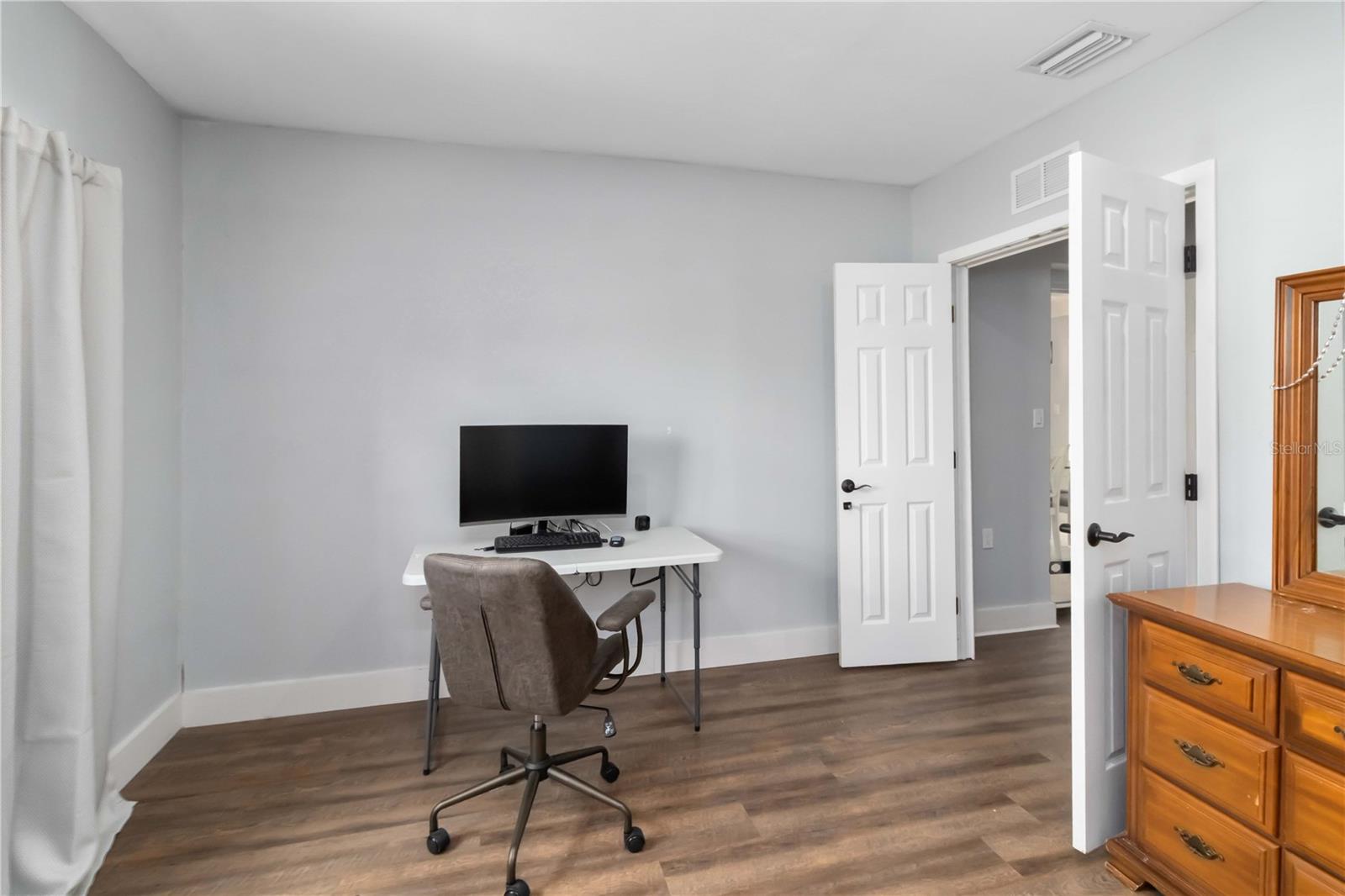 Listing photo id 22 for 6950 29th Terrace N