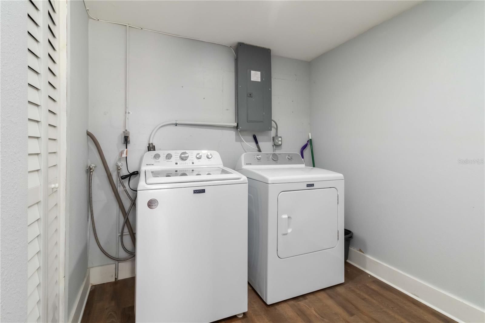 Listing photo id 25 for 6950 29th Terrace N