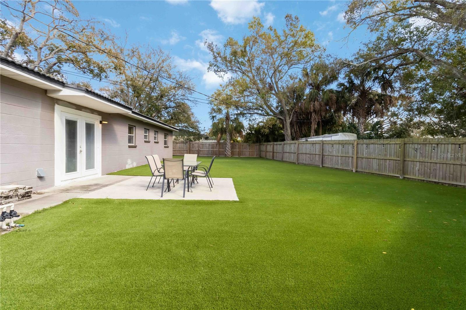 Listing photo id 26 for 6950 29th Terrace N