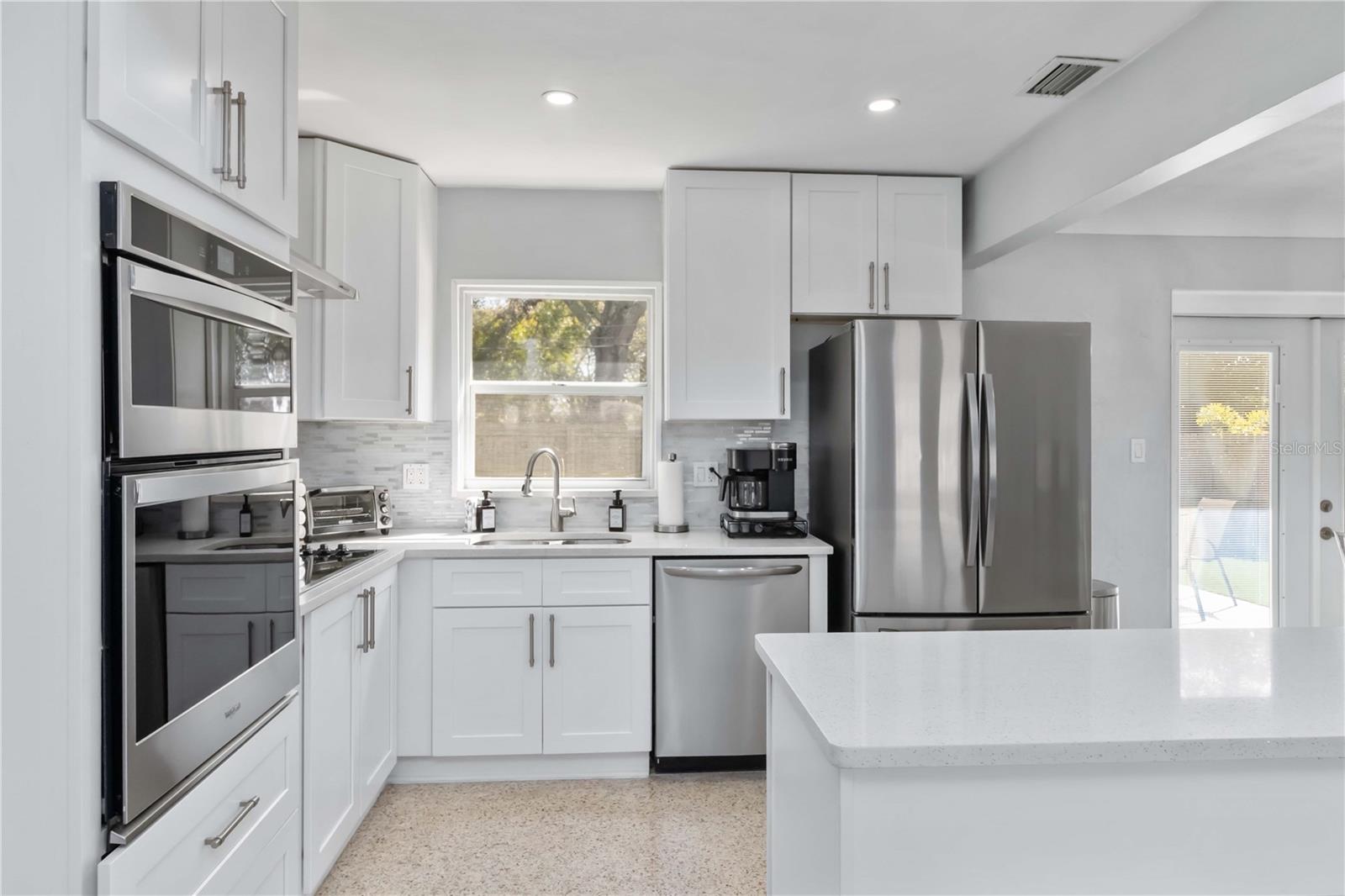 Listing photo id 1 for 6950 29th Terrace N