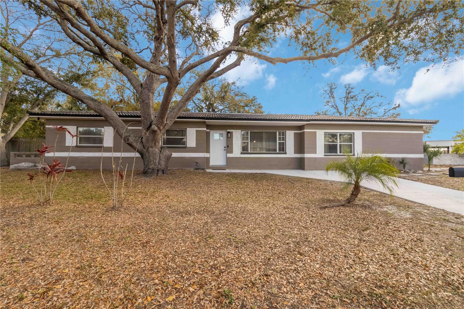 Listing photo id 34 for 6950 29th Terrace N