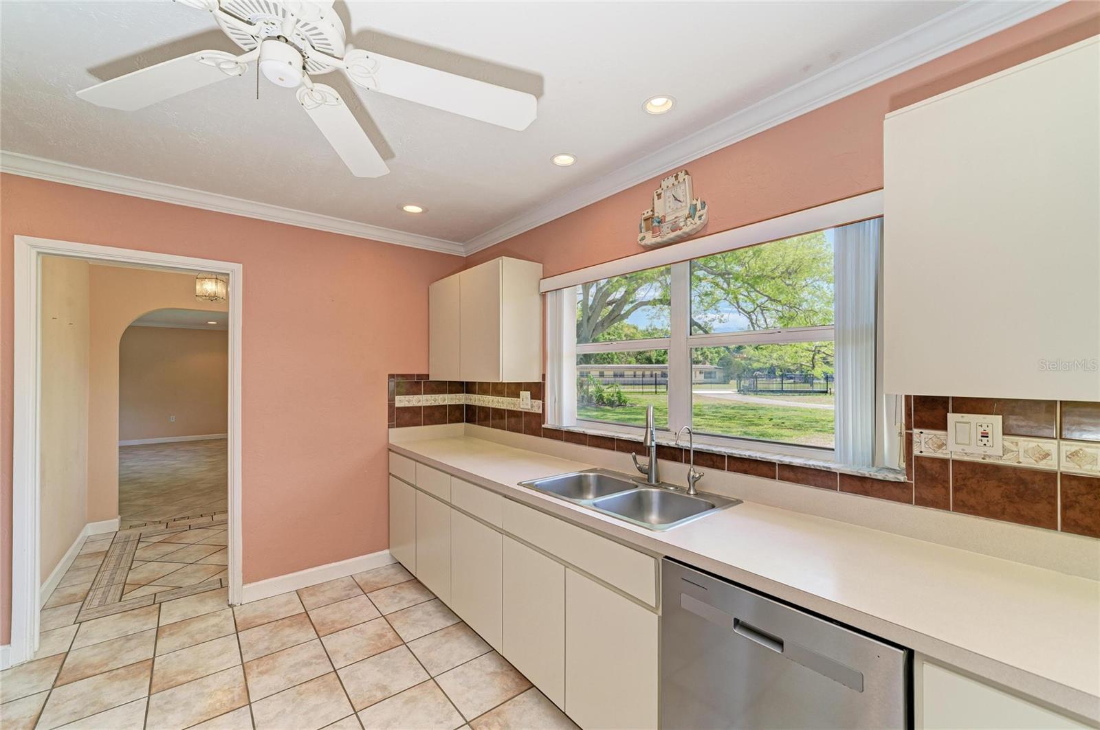 Image 26 of 73 For 5310 Tuttle Avenue