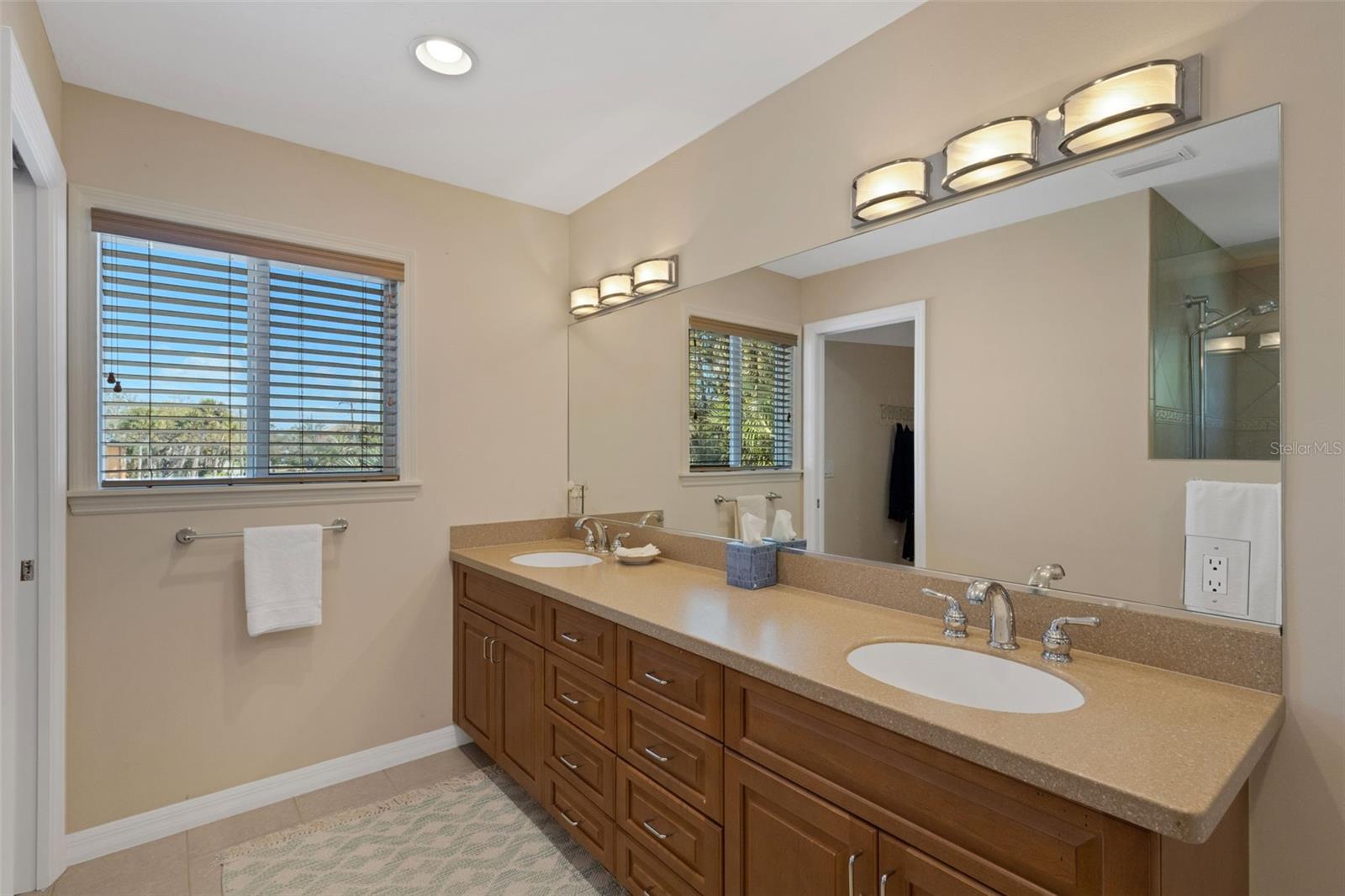 Image 24 of 56 For 700 El Dorado Drive