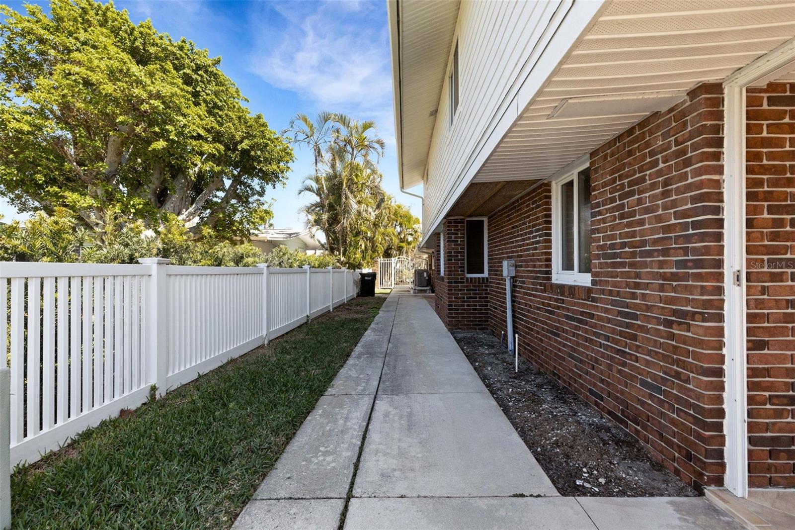 Image 35 of 56 For 700 El Dorado Drive