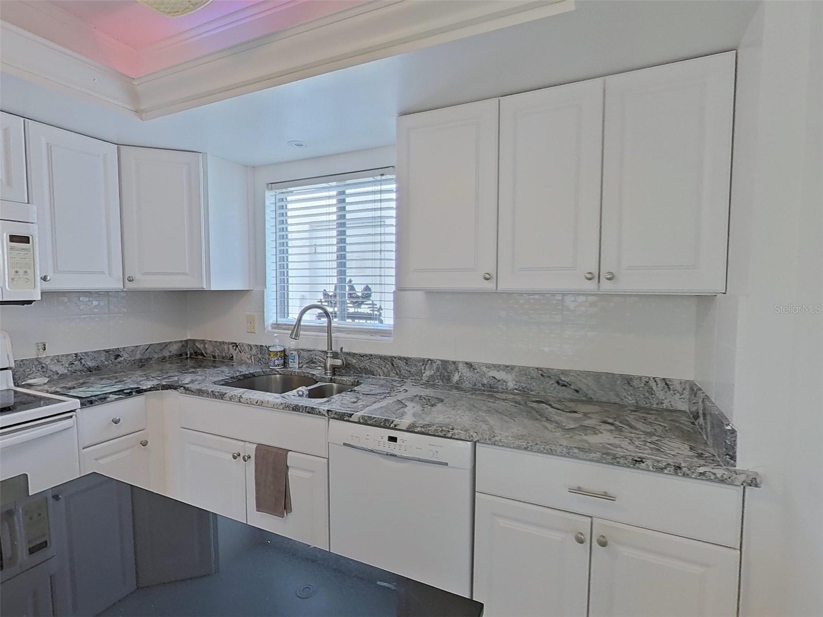 Image 17 of 50 For 1845 Vera Place 29