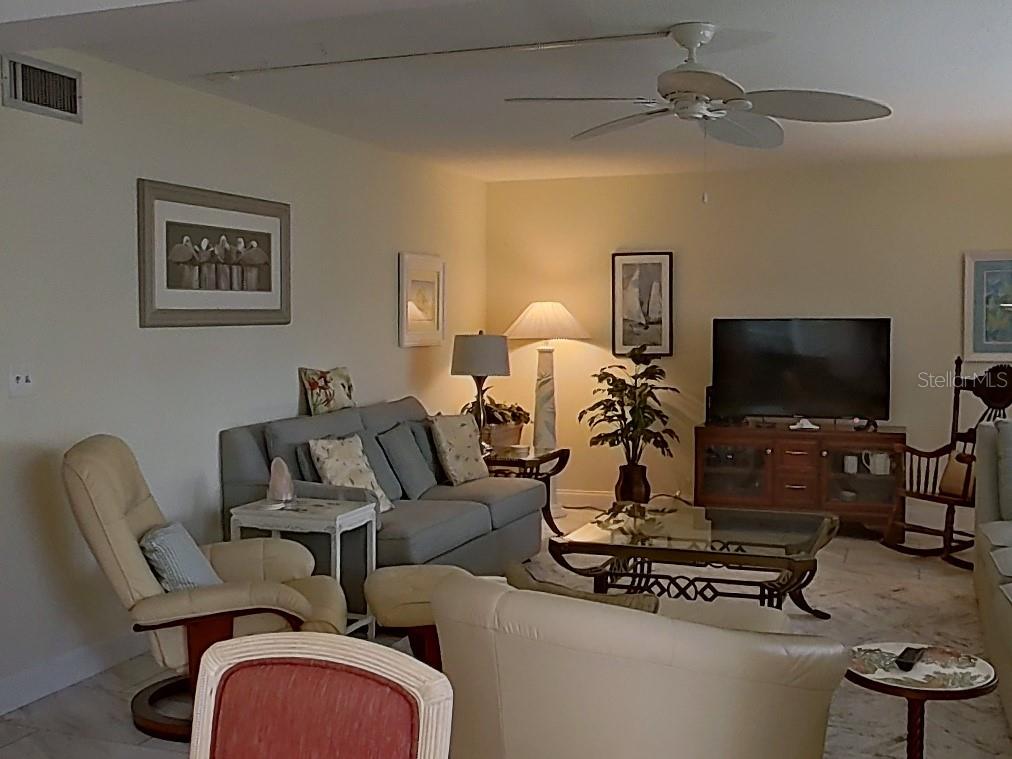 Image 22 of 50 For 1845 Vera Place 29