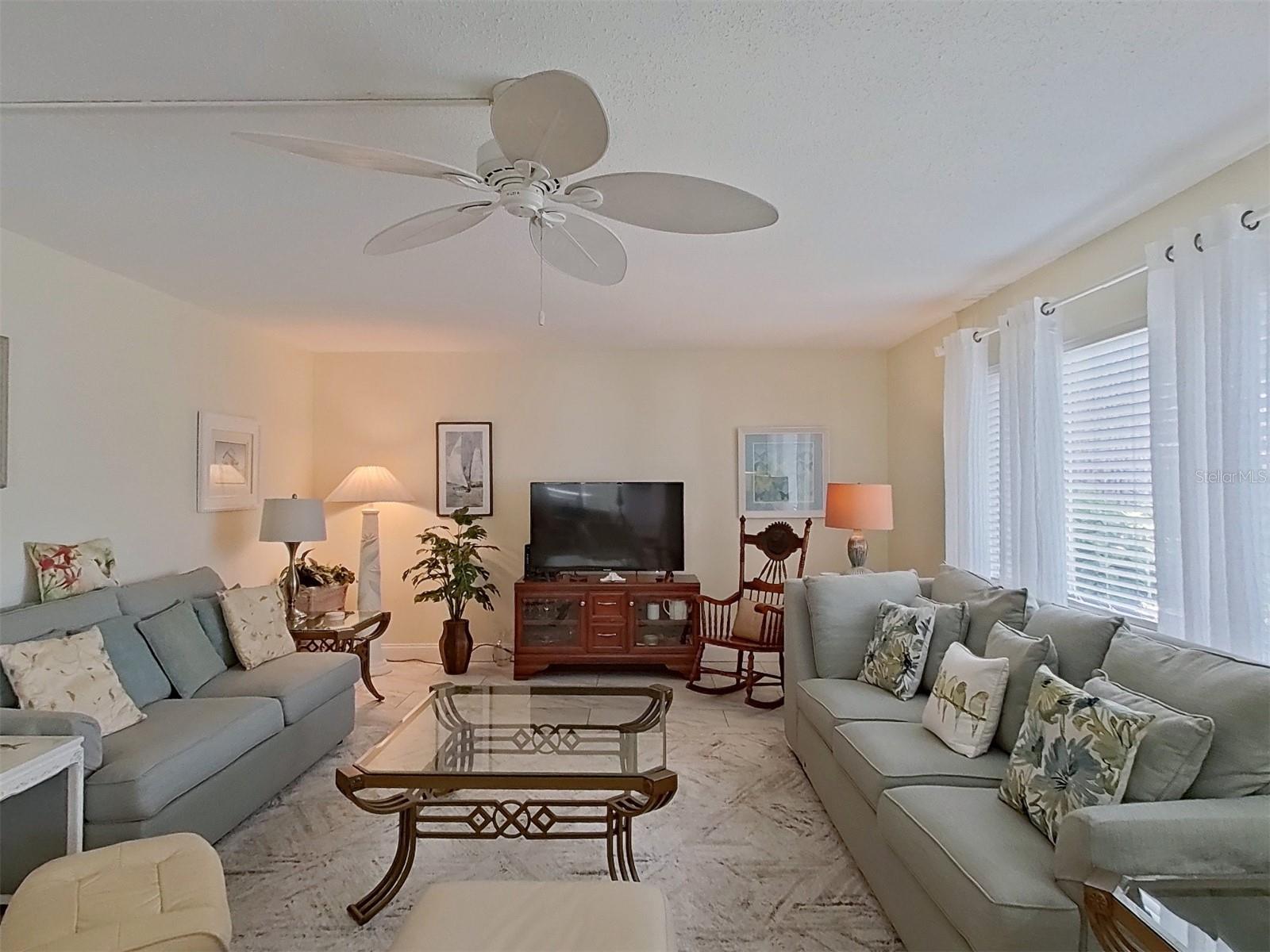 Image 23 of 50 For 1845 Vera Place 29