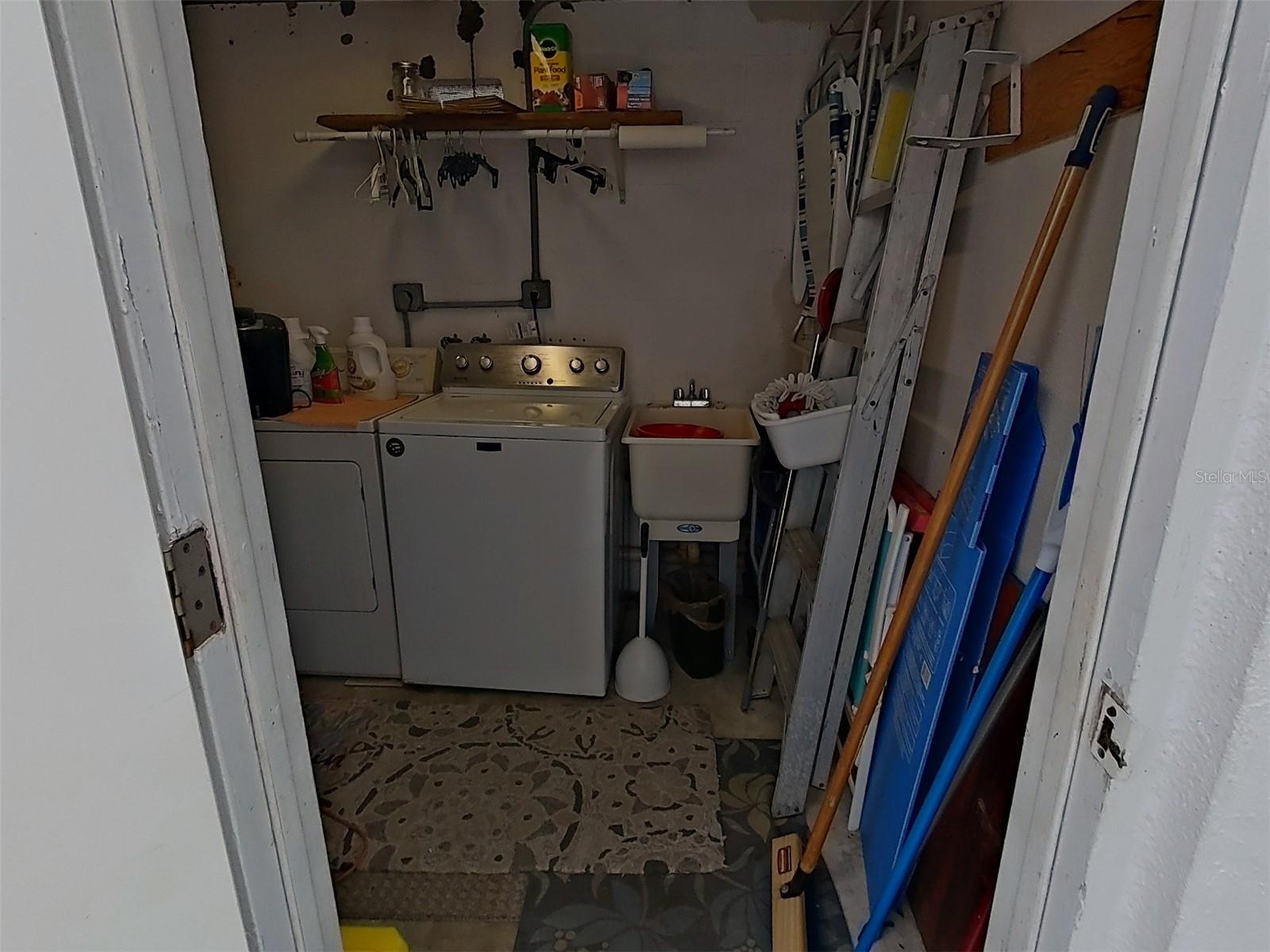 Image 27 of 50 For 1845 Vera Place 29