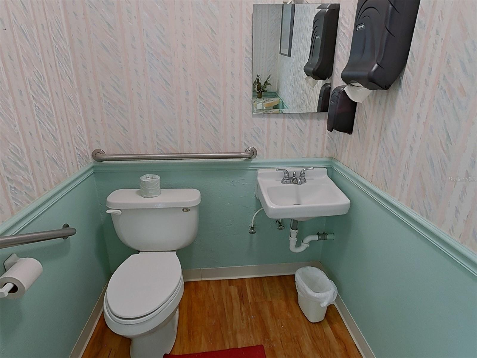 Image 42 of 50 For 1845 Vera Place 29